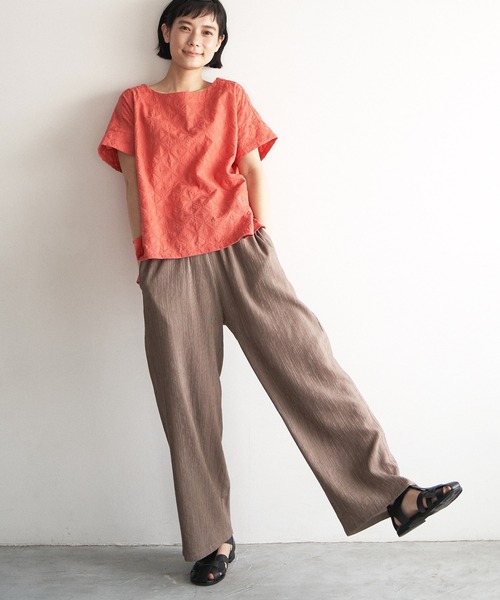 LBC(エルビーシー)の「ダイヤ幾何学刺繍ブラウス(シャツ/ブラウス・レディース・ホワイト/チャコールグレー/ダークグリーン/レッド・M/L)」の22枚目の写真