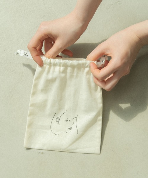 idem（イデム）の「idem gift bag S/コットン巾着ギフトバッグ（ポーチ・レディース・アイボリー・FREE）」の5枚目の写真