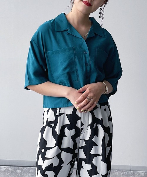 PAGEBOY（ページボーイ）の「ショート開襟アソートシャツ（シャツ/ブラウス・レディース・オフホワイト/ブラック/ブラック系その他/ターコイズブルー・FREE）」の4枚目の写真