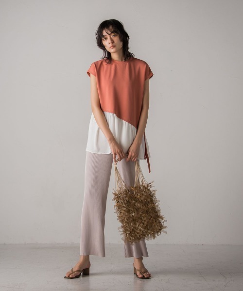 socolla（ソコラ）の「【socolla】楊柳アシメヘムドッキングプルオーバー（Tシャツ/カットソー・レディース・ベージュ/ピンク/ブルー/ブラウン/グレー・M）」の17枚目の写真