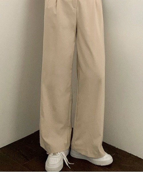 BEIDELLI（ベイデリー）の「[BELLIDE MADE] ピンタック2ボタンスラックス（スラックス・レディース・ブラック/チャコールグレー/ベージュ・MEDIUM/LARGE/SMALL）」の14枚目の写真