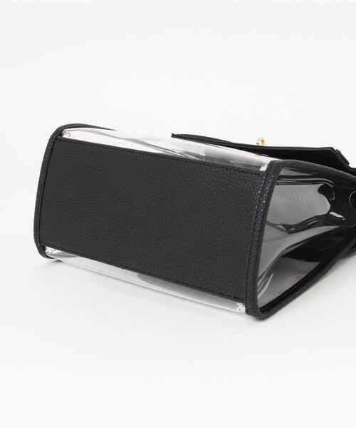 KOBE LETTUCE(コウベレタス)の「インナーポーチ付きゴールド金具フラップクリアバッグ(ハンドバッグ・レディース・ブラック/キャメル/サックスブルー/ホワイト・FREE)」の6枚目の写真