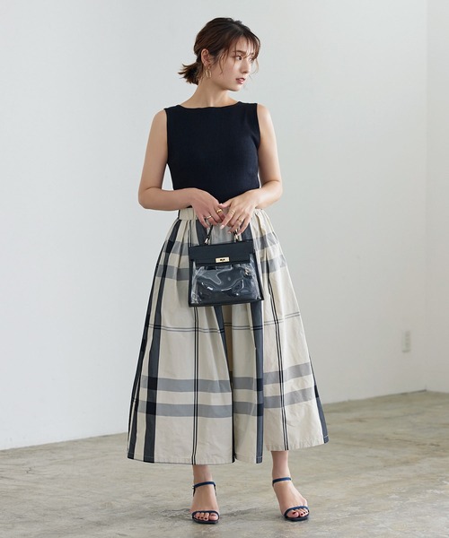 KOBE LETTUCE(コウベレタス)の「インナーポーチ付きゴールド金具フラップクリアバッグ(ハンドバッグ・レディース・ブラック/キャメル/サックスブルー/ホワイト・FREE)」の13枚目の写真