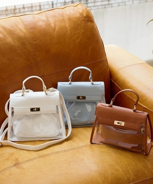 KOBE LETTUCE(コウベレタス)の「インナーポーチ付きゴールド金具フラップクリアバッグ(ハンドバッグ・レディース・ブラック/キャメル/サックスブルー/ホワイト・FREE)」の10枚目の写真