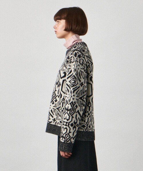 JOSEPH STUDIO（ジョゼフストゥディオ）の「ヴィンテージジャカード　ラウンドネックニット（ニット/セーター・メンズ・ホワイト系5/ブラック系5・SMALL/MEDIUM/LARGE）」の15枚目の写真