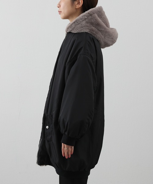 COLONY 2139(コロニートゥーワンスリーナイン)の「MA-1×ファーリバーシブルフード付ブルゾン(MA-1・レディース・ブラック/グレイッシュベージュ/カーキ・MEDIUM/LARGE/SMALL)」の13枚目の写真