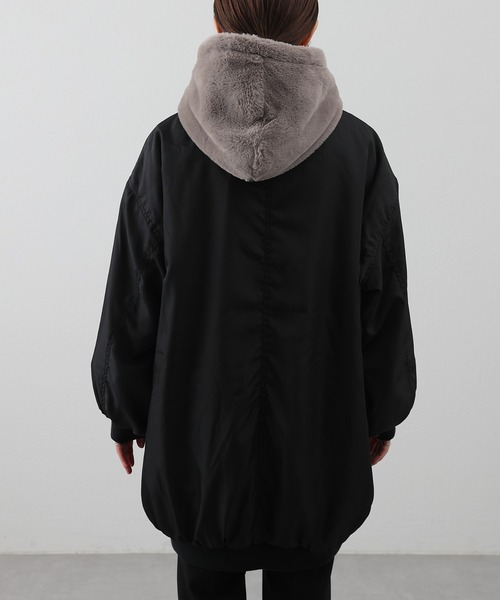 COLONY 2139(コロニートゥーワンスリーナイン)の「MA-1×ファーリバーシブルフード付ブルゾン(MA-1・レディース・ブラック/グレイッシュベージュ/カーキ・MEDIUM/LARGE/SMALL)」の14枚目の写真