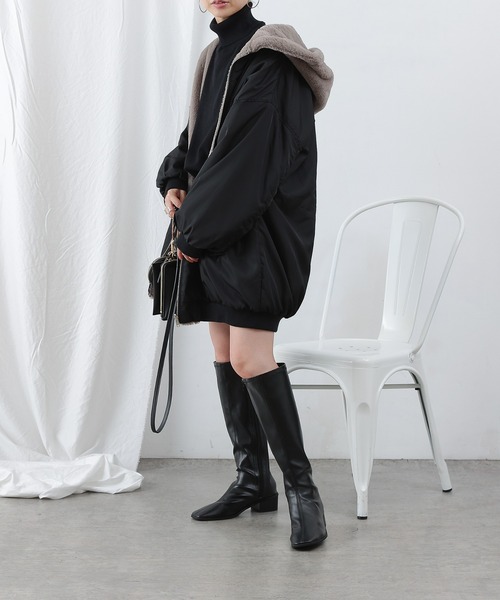 COLONY 2139(コロニートゥーワンスリーナイン)の「MA-1×ファーリバーシブルフード付ブルゾン(MA-1・レディース・ブラック/グレイッシュベージュ/カーキ・MEDIUM/LARGE/SMALL)」の7枚目の写真