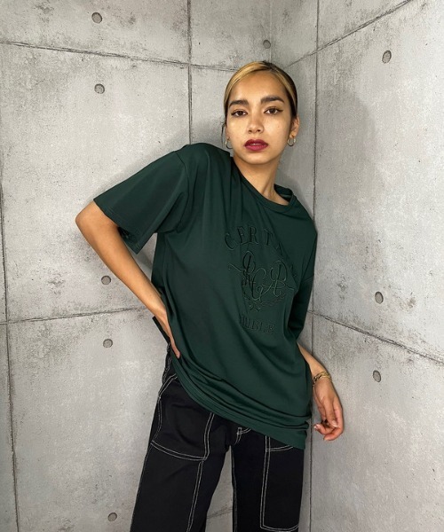 ROGER AND RAW（ロジャーアンドロウ）の「Embroidery T（Tシャツ/カットソー・レディース・ホワイト/ブラック/グリーン・MEDIUM）」の1枚目の写真