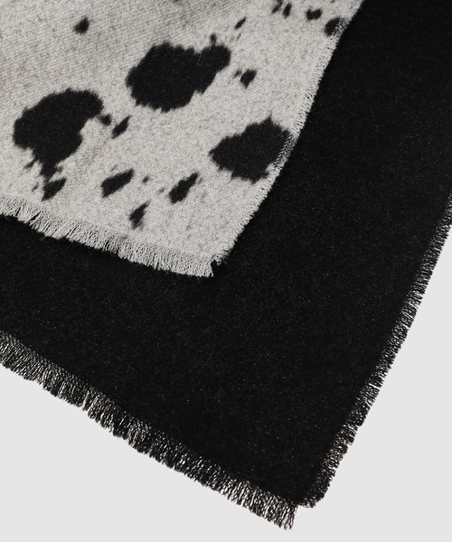 DRIES VAN NOTEN(ドリスヴァンノッテン)の「FOWN 222 Q.5020 W.W.SCARF BLA(ストール/ショール・レディース・ブラック・ONE SIZE)」の2枚目の写真
