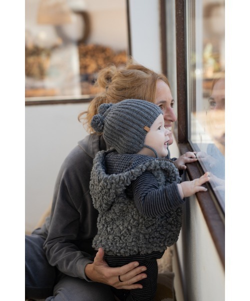 1 + in the family（ワンモア イン ザ ファミリー）の「1+ in the family / ボア フーディー ベスト（ベスト・キッズ・グレー/キャメル・12M/18M/24M/36M/48M）」の10枚目の写真