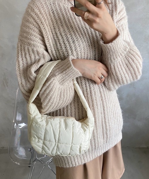 apres jour mignon（アプレジュールミニョン）の「【apresjour mignon×ARIAZ】コンパクトキルティングバッグ（ハンドバッグ・レディース・アイボリー/ブラック・ONESIZE）」の5枚目の写真