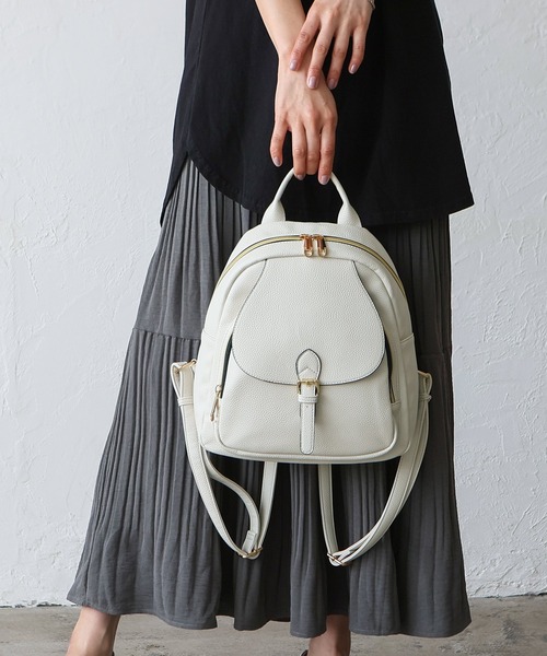 FURLA noemi リュックサック ミニリュック フラップバッグ　ベージュ セール】フラップミニリュック（バックパック/リュック