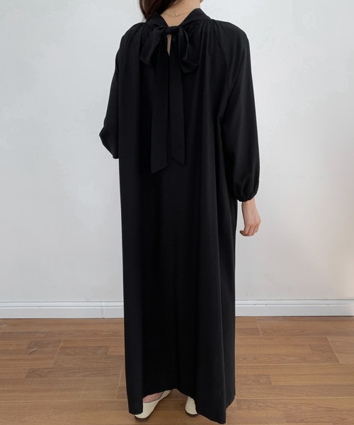 ECLIN(エクラン)の「バックリボンロングワンピース(ワンピース・レディース・チャコールグレー/ブラック/オレンジ/モカ/グリーン/ベージュ・FREE)」の7枚目の写真