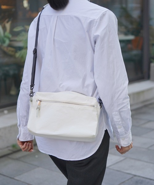 STANDARD SUPPLY(スタンダードサプライ)の「【ECモール限定】スタンダードサプライ / SHRINK NYLON シュリンクナイロン / WEEKEND SHOULDER ウィークエンドショルダー(ショルダーバッグ・メンズ・ブラック/ホワイト/グレー・FREE)」の2枚目の写真