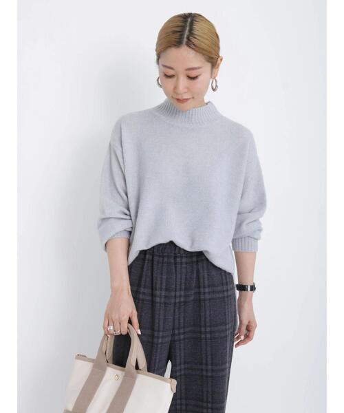 Samansa Mos2 blue（サマンサモスモスブルー）の「ヤクタッチモックネックニット（ニット/セーター・レディース・イエロー/サックスブルー/ベージュ/キナリ/ミント・ﾌﾘ-）」の8枚目の写真