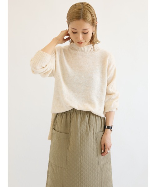 Samansa Mos2 blue（サマンサモスモスブルー）の「ヤクタッチモックネックニット（ニット/セーター・レディース・イエロー/サックスブルー/ベージュ/キナリ/ミント・ﾌﾘ-）」の2枚目の写真