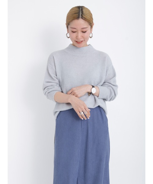 Samansa Mos2 blue（サマンサモスモスブルー）の「ヤクタッチモックネックニット（ニット/セーター・レディース・イエロー/サックスブルー/ベージュ/キナリ/ミント・ﾌﾘ-）」の6枚目の写真