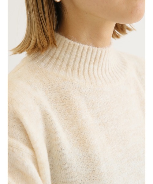 Samansa Mos2 blue（サマンサモスモスブルー）の「ヤクタッチモックネックニット（ニット/セーター・レディース・イエロー/サックスブルー/ベージュ/キナリ/ミント・ﾌﾘ-）」の14枚目の写真