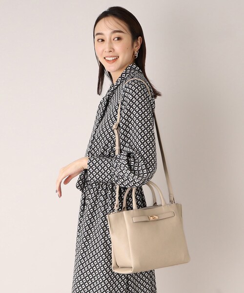 UNTITLED（アンタイトル）の「◆【セレモニー】ベルト付きソフトショルダー（ショルダーバッグ・レディース・ベージュ/ブラック・99）」の16枚目の写真