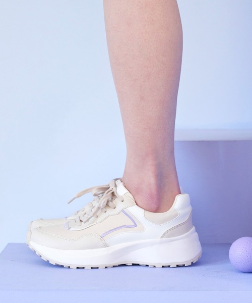 Lucida（ルシーダ）の「【Orion/オリオン】 サイドデザインボリュームスニーカー（スニーカー・レディース・ホワイト×ブルー/ブラック×イエロー/ベージュ系その他2/ベージュ系その他・35/36/37/38/39）」の8枚目の写真