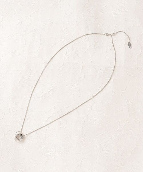 SHOO・LA・RUE（シューラルー）の「◆トリプルリングスライダーネックレス（ネックレス・レディース・ピンクゴールド/シルバー/ゴールド・00）」の2枚目の写真