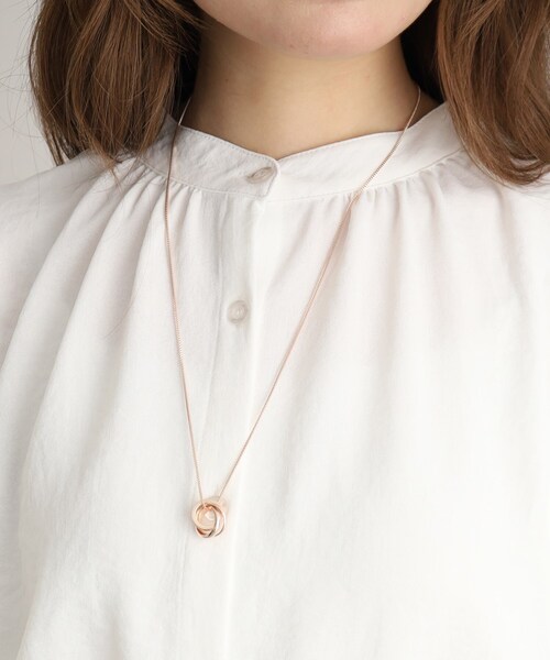 SHOO・LA・RUE（シューラルー）の「◆トリプルリングスライダーネックレス（ネックレス・レディース・ピンクゴールド/シルバー/ゴールド・00）」の8枚目の写真