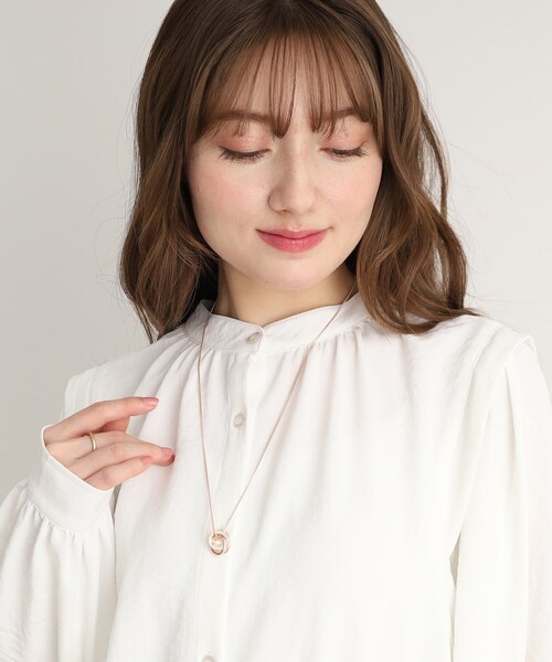 SHOO・LA・RUE（シューラルー）の「◆トリプルリングスライダーネックレス（ネックレス・レディース・ピンクゴールド/シルバー/ゴールド・00）」の9枚目の写真