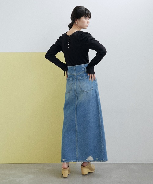 ADAM ET ROPE'（アダムエロペ）の「【サステナブル・WEB限定】パールボタンパフスリーブプルオーバー（その他トップス・レディース・ホワイト/ブラック/オフホワイト・FREE）」の16枚目の写真