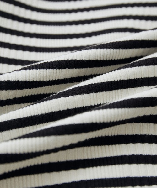 ADAM ET ROPE'（アダムエロペ）の「【サステナブル・WEB限定】パールボタンパフスリーブプルオーバー（その他トップス・レディース・ホワイト/ブラック/オフホワイト・FREE）」の11枚目の写真