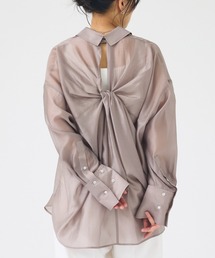 Rouge vif Anna（ルージュヴィフアンナ）の「【2026SS新作】【人気追加】バックツイストシアーシャツ/デザインシャツ/シアートップス/春服/通勤/オフィスカジュアル/バッグシャン/手洗い可能（シャツ/ブラウス）」