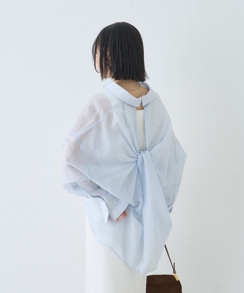 Rouge vif Anna(ルージュヴィフアンナ)の「【2026SS新作】【人気追加】バックツイストシアーシャツ/デザインシャツ/シアートップス/春服/通勤/オフィスカジュアル/バッグシャン/手洗い可能(シャツ/ブラウス・レディース・オフホワイト/ピンク/チャコールグレー/ブラウン/グリーン/ベージュ/サックスブルー/グレー/ラベンダー/グレイッシュベージュ・フリー)」の17枚目の写真