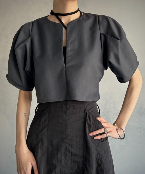 &g'aime（アンジェム）の「【&g’aime】ショートブラウス（シャツ/ブラウス・レディース・ブラック/グレイッシュベージュ/チャコールグレー・FREE）」の17枚目の写真