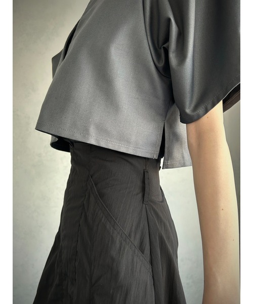 &g'aime（アンジェム）の「【&g’aime】ショートブラウス（シャツ/ブラウス・レディース・ブラック/グレイッシュベージュ/チャコールグレー・FREE）」の11枚目の写真