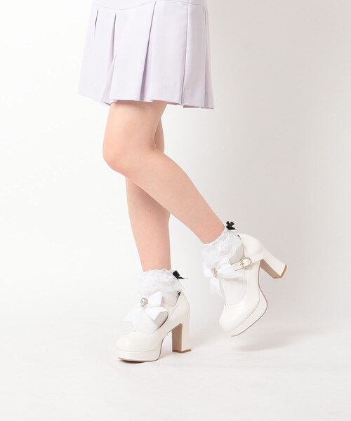 cs T&P(シーエスティーアンドピー)の「リボン付きチャンキーヒール厚底パンプス(パンプス・レディース・ホワイト/ブラック/ブルー/ピンク系・S/M/L/LL)」の18枚目の写真