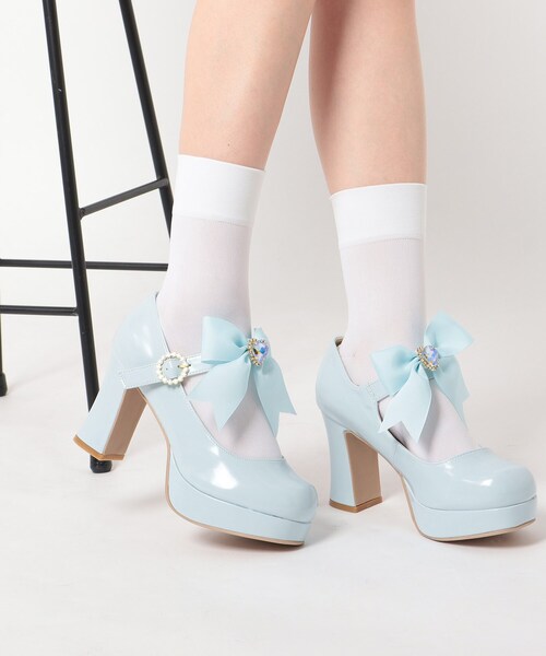 cs T&P(シーエスティーアンドピー)の「リボン付きチャンキーヒール厚底パンプス(パンプス・レディース・ホワイト/ブラック/ブルー/ピンク系・S/M/L/LL)」の3枚目の写真