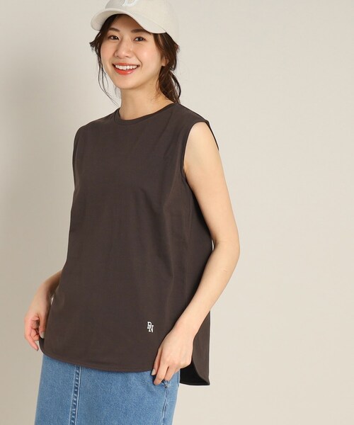 Dessin（デッサン）の「【洗える】シャツテールスリーブレスカットソー<XS~L>（Tシャツ/カットソー・レディース・ネイビー/ブルー/チャコールグレー/ホワイト系/ブラック/ダークウッド/モスグリーン・00/01/02/03）」の4枚目の写真