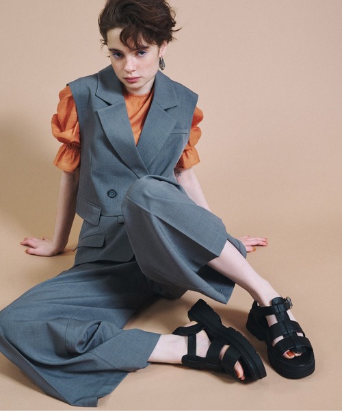 FREE'S MART(フリーズマート)の「【WEB限定】《コレクション》フラップ付きワイドパンツ(スラックス・レディース・グレー・SMALL/MEDIUM)」の4枚目の写真