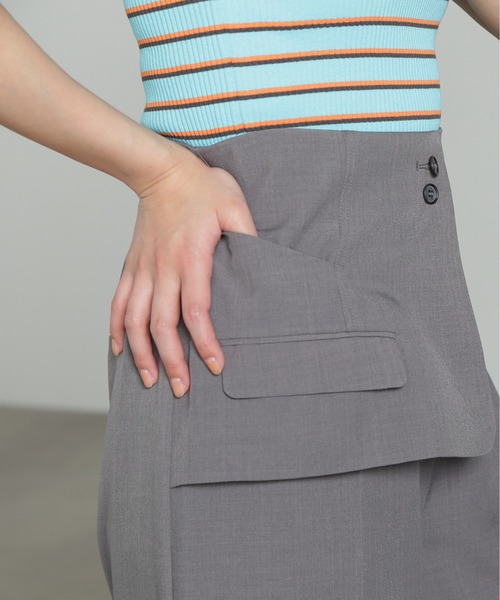 FREE'S MART(フリーズマート)の「【WEB限定】《コレクション》フラップ付きワイドパンツ(スラックス・レディース・グレー・SMALL/MEDIUM)」の7枚目の写真