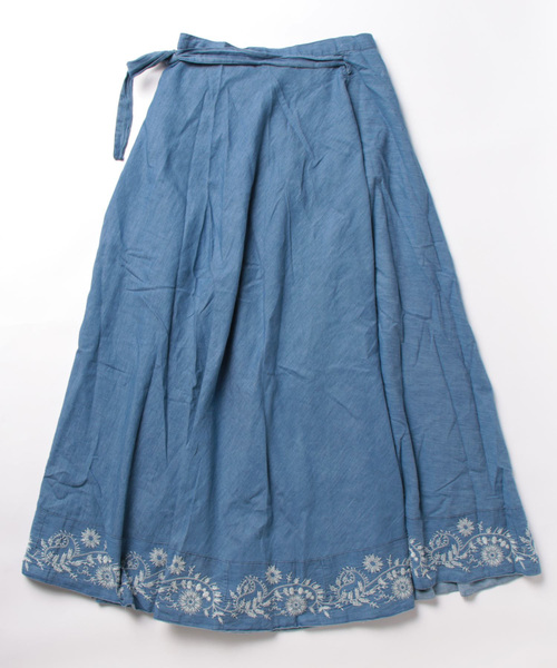 チチカカ(チチカカ)の「Shanti Shanti 刺繍デニムラップスカート【WEB限定】(デニムスカート・レディース・ブルー・FREE)」の3枚目の写真