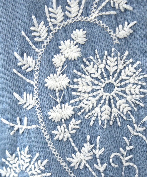 チチカカ(チチカカ)の「Shanti Shanti 刺繍デニムラップスカート【WEB限定】(デニムスカート・レディース・ブルー・FREE)」の14枚目の写真