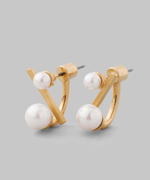 ANEMONE(アネモネ)の「メタルバー×パールバックキャッチピアス(ピアス(両耳用)・レディース・シルバー/ゴールド・FREE)」の2枚目の写真