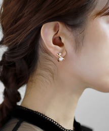 ANEMONE（アネモネ）の「メタルバー×パールバックキャッチピアス（ピアス（両耳用）・レディース）」