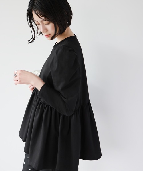 ELFRANK(エルフランク)の「パワーショルダー裾フレア切り替えカットソー(Tシャツ/カットソー・レディース・ピンク/ブラック/グレイッシュベージュ/オフホワイト・FREE)」の17枚目の写真