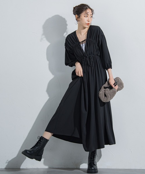 VICKY（ビッキー）の「【前後2Wayで楽しめる万能デザイン】シャーリングギャザーワンピース《洗濯機で洗える》（ワンピース・レディース・ブラック/オレンジ/カーキ・M）」の10枚目の写真