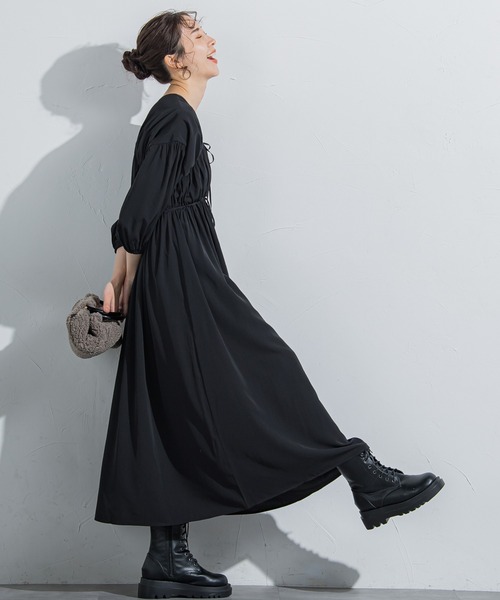 VICKY（ビッキー）の「【前後2Wayで楽しめる万能デザイン】シャーリングギャザーワンピース《洗濯機で洗える》（ワンピース・レディース・ブラック/オレンジ/カーキ・M）」の12枚目の写真