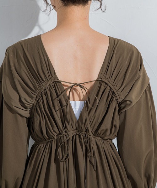 VICKY（ビッキー）の「【前後2Wayで楽しめる万能デザイン】シャーリングギャザーワンピース《洗濯機で洗える》（ワンピース・レディース・ブラック/オレンジ/カーキ・M）」の19枚目の写真