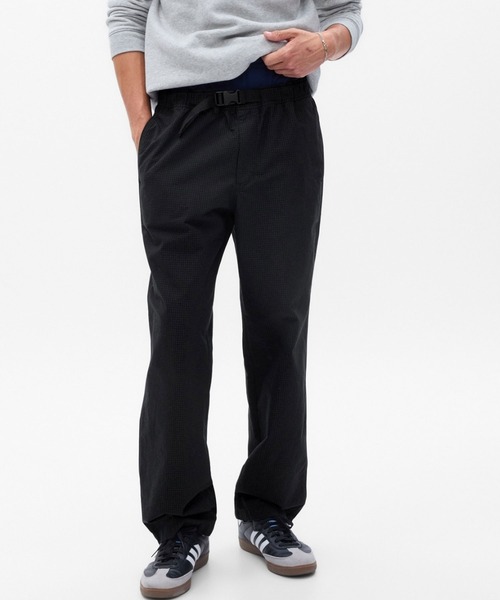 GAP(ギャップ)の「ベルテッド トラックパンツ(チノパンツ・メンズ・ブラウン/ブラック/グリーン・M/XS/L/S/XL)」の1枚目の写真