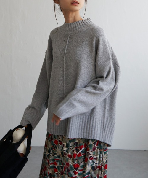 LBC（エルビーシー）の「透かし柄バックスリットニット（ニット/セーター・レディース・ピンク/ライトグレー/ブルー/オフホワイト・M）」の5枚目の写真