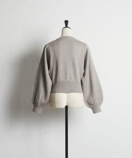 &. NOSTALGIA(アンドドットノスタルジア)の「【ZOZO限定】ハート釦クルーネックカーディガン(カーディガン/ボレロ・レディース・ブラック/グレー/ブルー・FREE)」の11枚目の写真